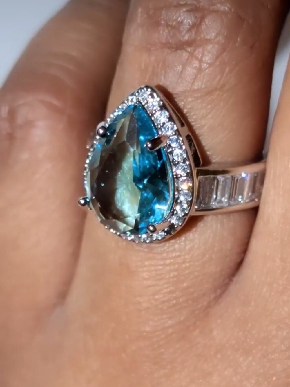 Shimmering 5ct Pear Cut Lab Created Blue Topaz Ring 14k White Gold Plated Sz 6
